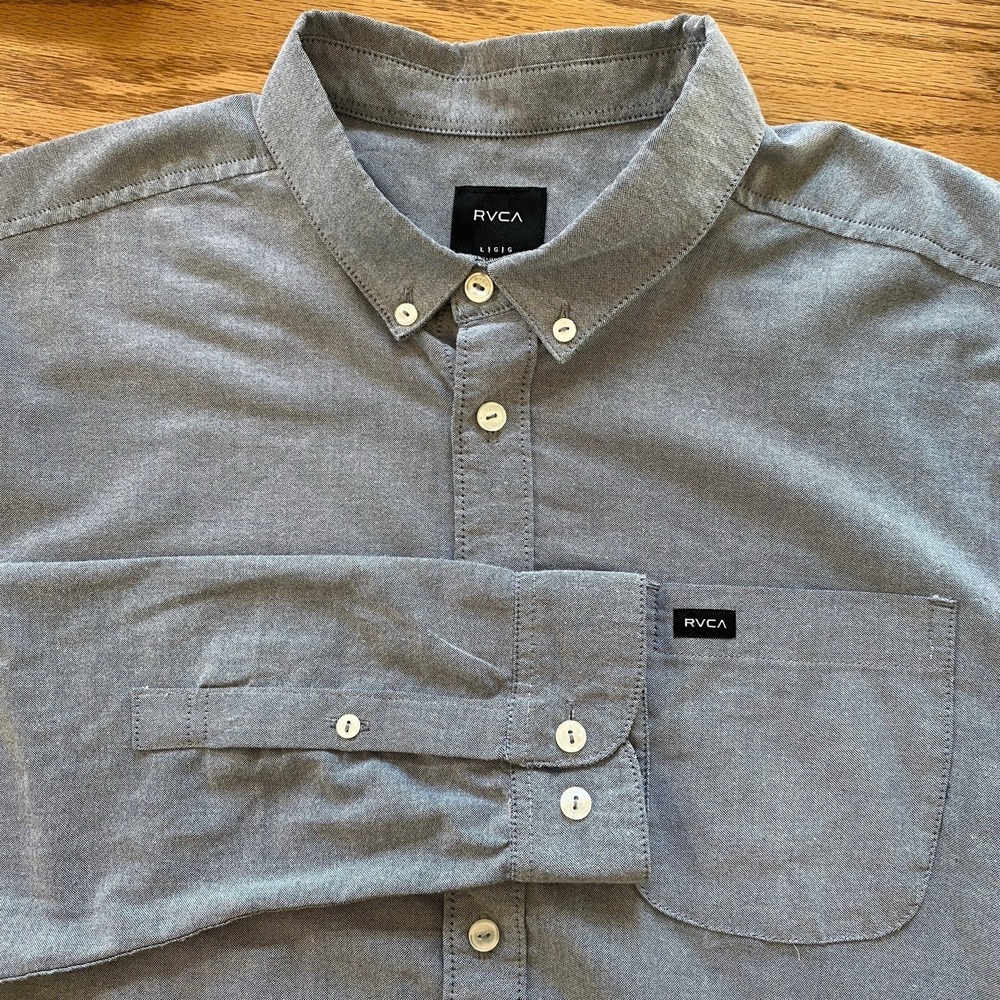 RVCA Button Down Mens Large Slim Fit Long Sleeve Gray Blue Solid Pocket Logo